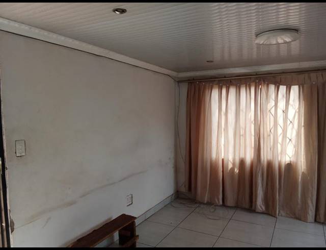 2 BEDROOM HOUSE FOR SALE IN ZONKIZIZWE